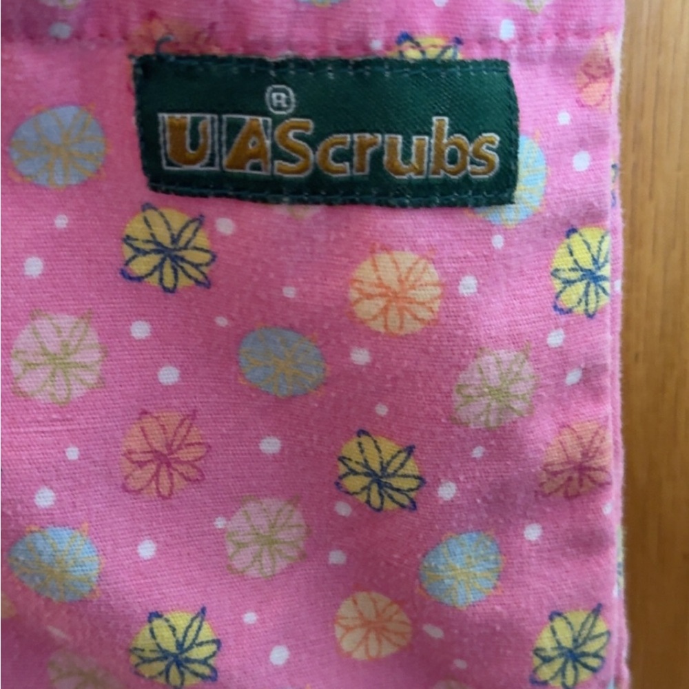 Pink Floral Scrub Top - Picture 3 of 3